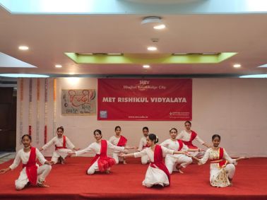 Hindi Diwas 2025 Celebrated with Creativity at MET Rishikul Vidyalaya